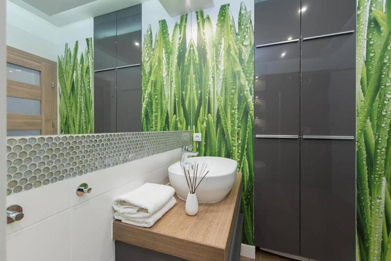 وارسو Modern And Cozy- Golden Apartments- Central Location المظهر الخارجي الصورة